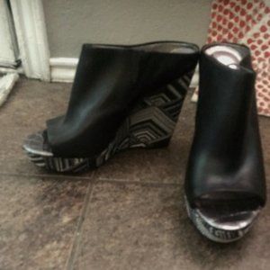 Sam Edelman Sandals/Size 9/Black & White